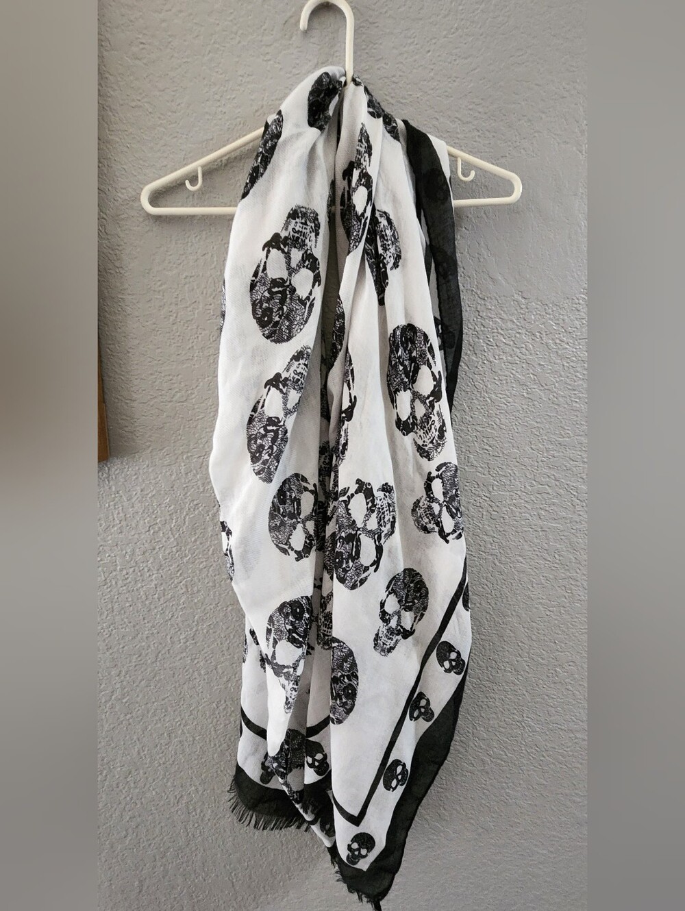 Black and White Skull Print Scarf - Unbranded